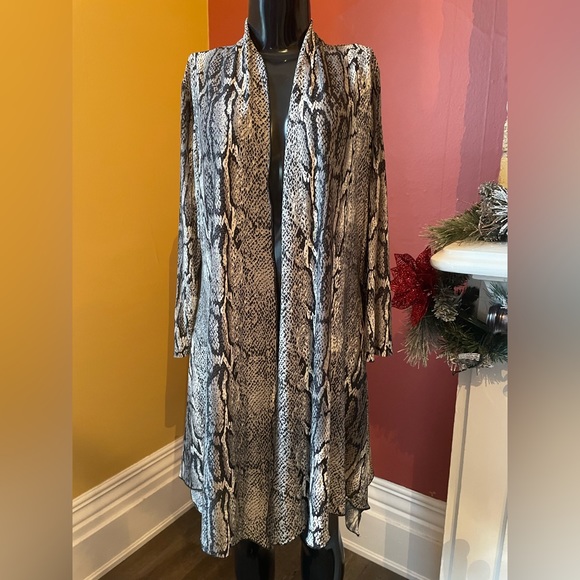 Sweaters - Women’s “ snakeskin”  vintage patterned long sweater ( one size )